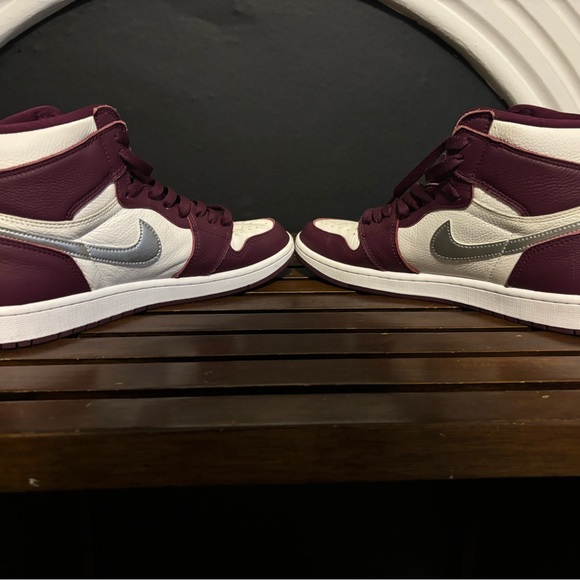 Nike Air Jordan 1 Retro High OG Bordeaux White - Picture 4 of 6
